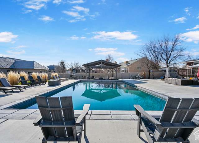 Property at 11549 S Equestrian Dr W, South Jordan, UT 84095, 4 beds, 3.5 baths