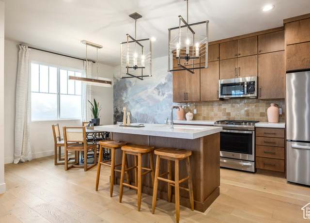 Property at 6055 N Fairview Dr #239, Heber City, UT 84032, 4 beds, 3.5 baths