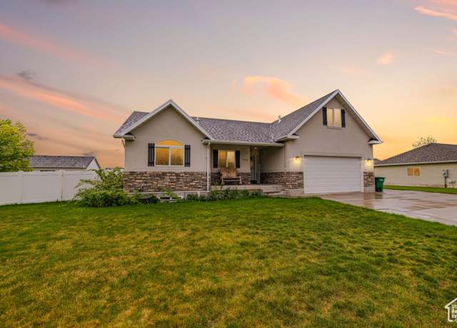 Property at 702 E 440 S, Hyrum, UT 84319, 7 beds, 3 baths