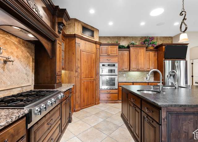 Property at 1394 N Boston Rd, Washington, UT 84780, 4 beds, 3.5 baths