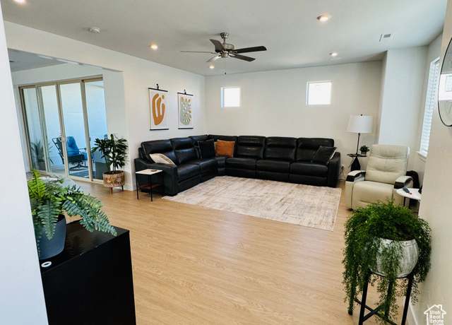Property at 776 W Scarlet Hill Dr, St. George, UT 84790, 3 beds, 2.5 baths