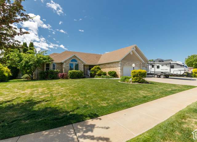 Property at 2275 W 1500 S #28, Syracuse, UT 84075, 5 beds, 3 baths