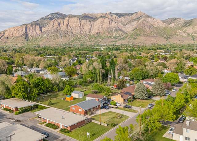 Property at 524 14th St, Ogden, UT 84404, 3 beds, 1.5 baths
