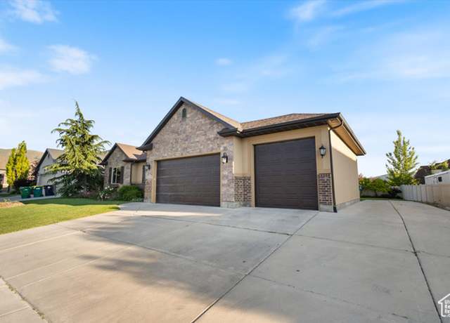 Property at 977 W White Wulff Dr, Bluffdale, UT 84065, 6 beds, 3 baths