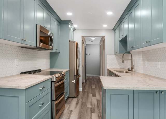 Property at 22 Creekside Ln, Centerville, UT 84014, 3 beds, 3 baths