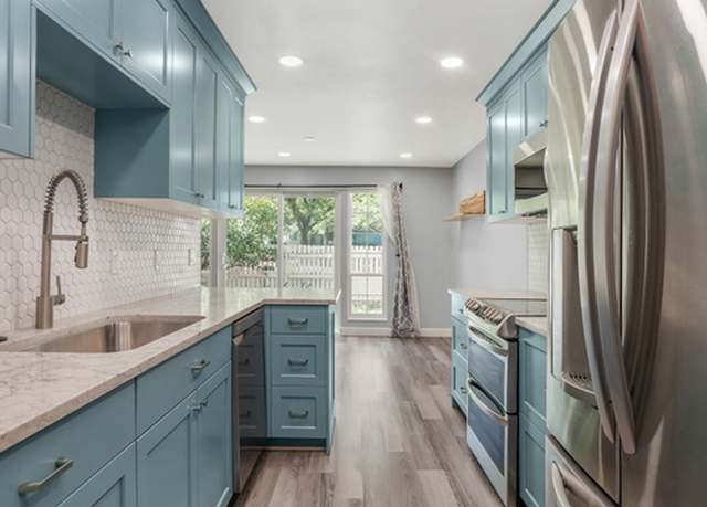 Property at 22 Creekside Ln, Centerville, UT 84014, 3 beds, 3 baths