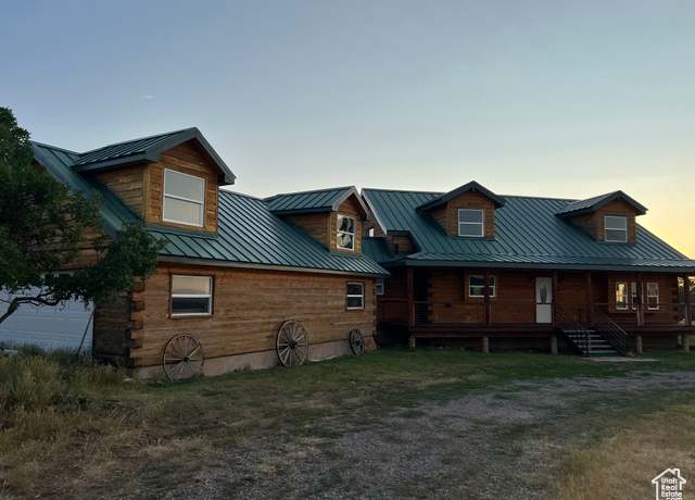 Property at 16 N Porcupine Ln, La Sal, UT 84530, 2 beds, 2.5 baths