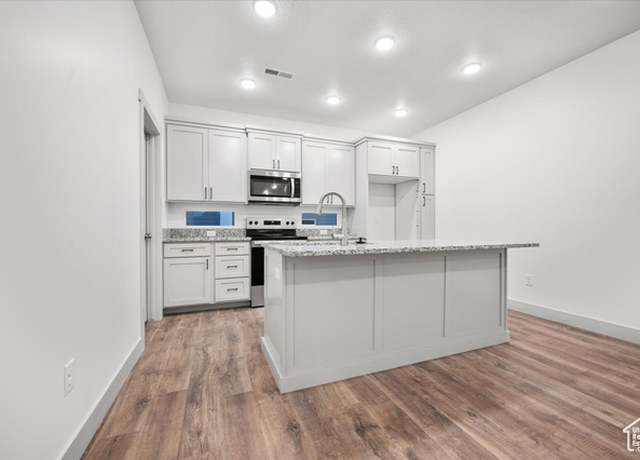 Property at 470 E 625 S #123, Clearfield, UT 84015, 2 beds, 2.5 baths