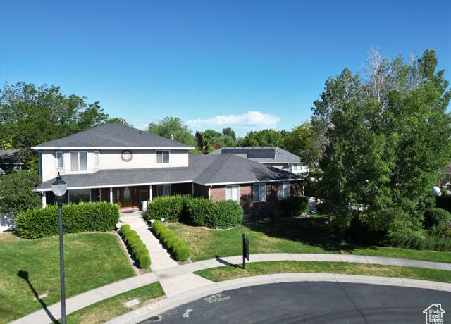 Property at 8298 S Arlington Ct, West Jordan, UT 84088, 6 beds, 3.5 baths
