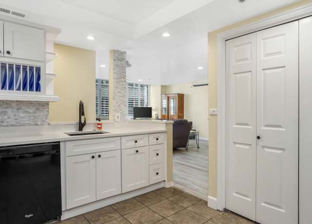 Property at 44 W Broadway St #401, Salt Lake City, UT 84101, 2 beds, 2 baths