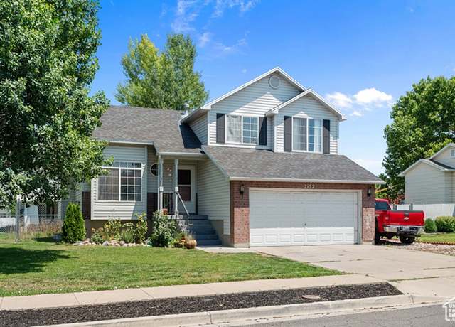 Property at 2132 W 2175 N, Clinton, UT 84015, 3 beds, 2.5 baths