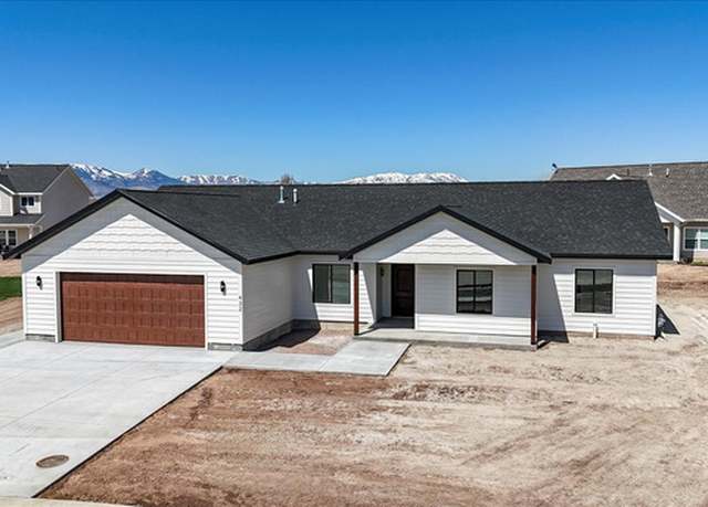 Property at 432 Tee Cir, Preston, ID 83263, 3 beds, 2 baths