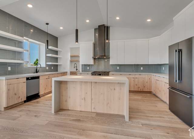 Property at 713 E 1500 N #19, Orem, UT 84097, 4 beds, 3.5 baths