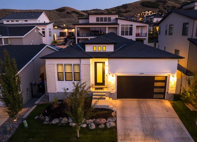 Property at 4797 W Mossley Dr, Herriman, UT 84096, 3 beds, 2.5 baths