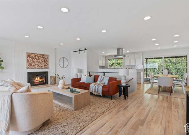 Property at 2259 S Lakeline Dr, Salt Lake City, UT 84109, 3 beds, 2.5 baths