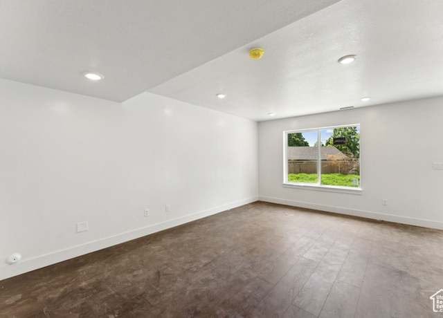 Property at 1615 N Angel St Unit C, Layton, UT 84041, 2 beds, 2.5 baths