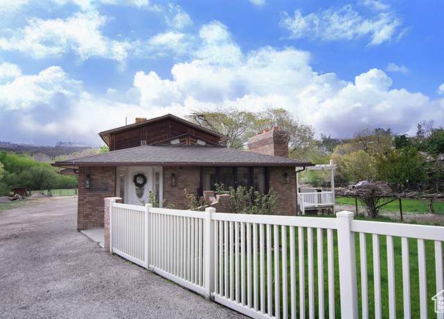 Property at 4245 N Spring Glen Rd Rd, Helper, UT 84526, 4 beds, 4 baths