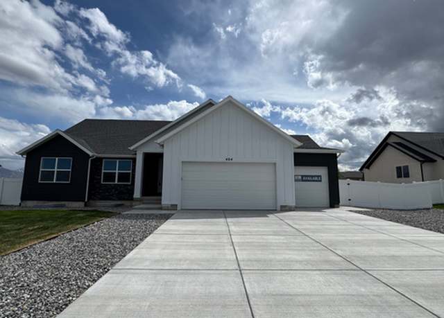 Property at 404 E Spruce Ln #112, Grantsville, UT 84029, 3 beds, 2 baths