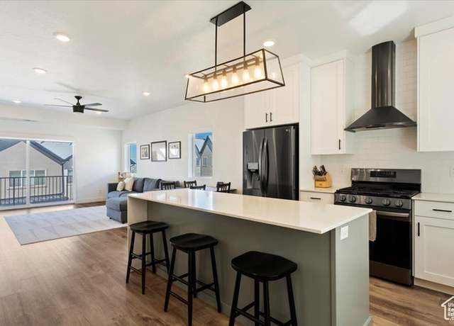 Property at 51 E Vantage Dr, North Salt Lake, UT 84054, 3 beds, 2.5 baths