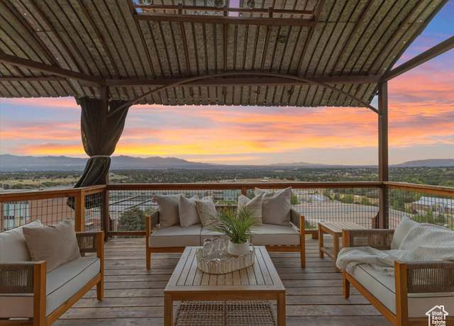 Property at 9072 S Greenhills Dr E, Cottonwood Heights, UT 84093, 5 beds, 3.5 baths