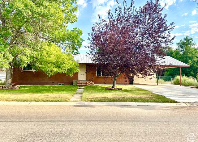 Property at 385 E 400 S, Roosevelt, UT 84066, 5 beds, 2 baths