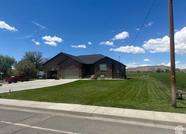 Property at 1332 S 500 W, Vernal, UT 84078, 5 beds, 3 baths