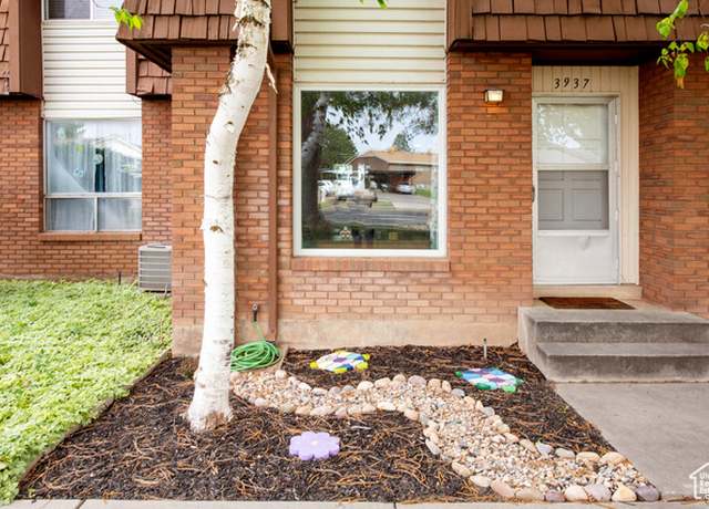 Property at 3937 S Lamplighter Way #23, Riverdale, UT 84405, 2 beds, 1.5 baths