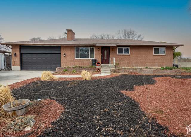 Property at 5488 S Hollow Springs Cir W, Murray, UT 84123, 4 beds, 3 baths