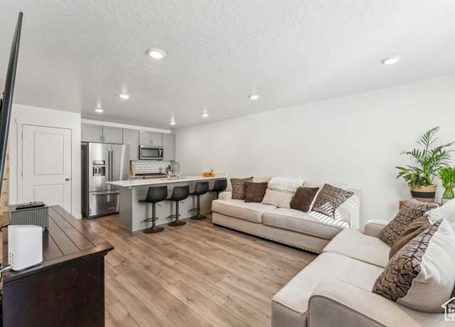 Property at 1099 E Quarterdeck Way, Saratoga Springs, UT 84045, 3 beds, 2 baths