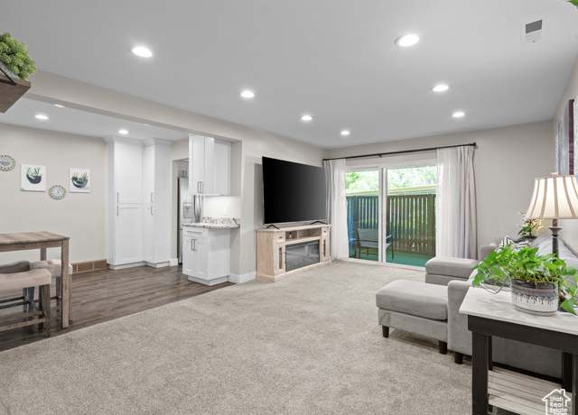 Property at 343 Peach Ln, Bountiful, UT 84010, 2 beds, 2 baths