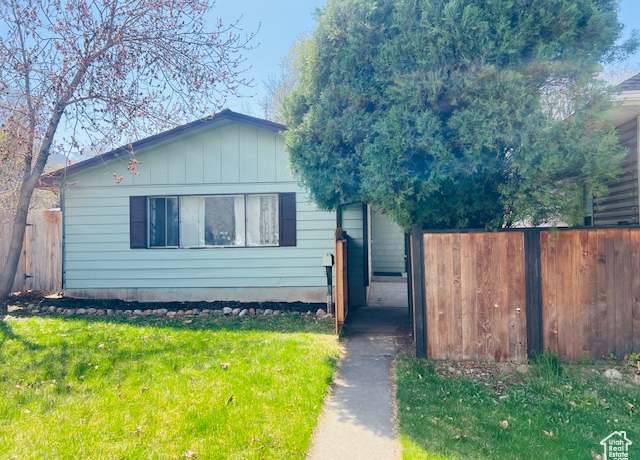 Property at 1233 E 26th S, Ogden, UT 84401, 4 beds, 1 bath