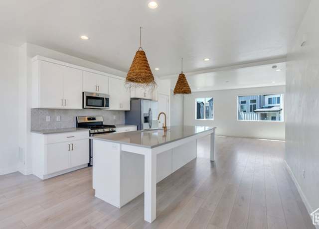 Property at 753 W Crystal Creek Rd, American Fork, UT 84003, 4 beds, 3 baths