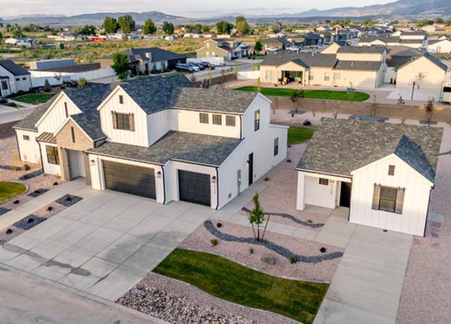 Property at 5166 N 2525 W #14, Cedar City, UT 84721, 4 beds, 3 baths