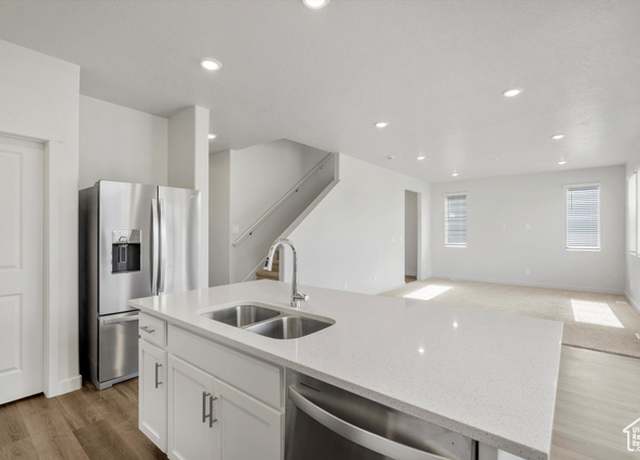 Property at 418 W 600 N #0037, Tooele, UT 84074, 3 beds, 2.5 baths
