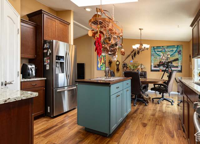 Property at 1361 S Roadrunner Cir, Kanab, UT 84741, 4 beds, 2 baths