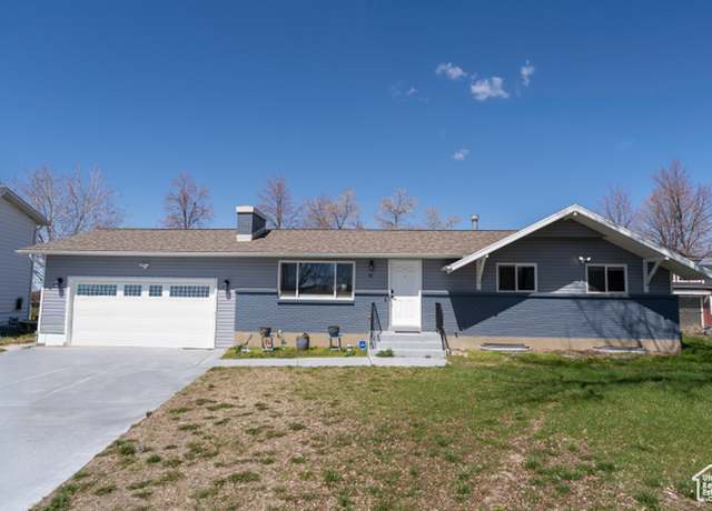 Property at 481 E Laurelwood Dr S, Kaysville, UT 84037, 5 beds, 2.5 baths