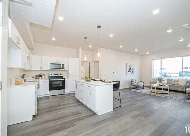 Property at 155 E 900 S #202, Ogden, UT 84404, 2 beds, 2 baths