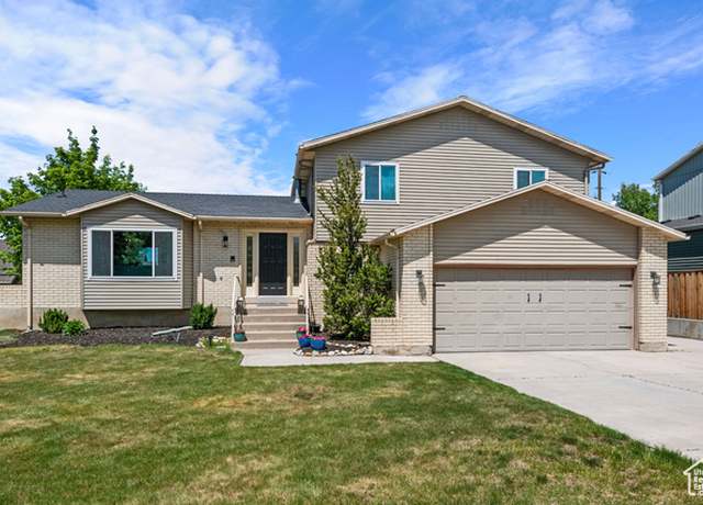Property at 2135 E Worchester Dr, Cottonwood Heights, UT 84121, 3 beds, 2.5 baths