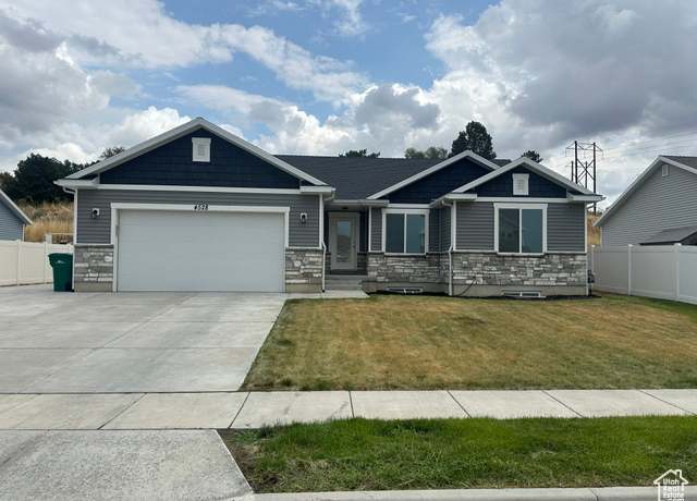Property at 4528 S West Park Dr, Roy, UT 84067, 5 beds, 3 baths