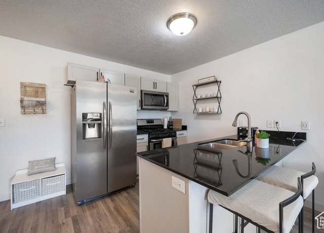 Property at 172 E Legacy Pkwy, Saratoga Springs, UT 84045, 3 beds, 2 baths