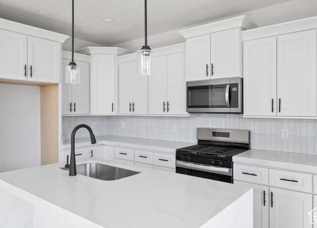 Property at 628 W Murray Meadows Ln #103, Murray, UT 84123, 3 beds, 2.5 baths