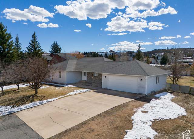 Property at 149 Toponce Dr, Evanston, WY 82930, 4 beds, 3 baths