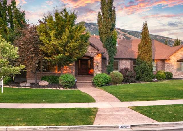 Property at 13075 S Summerharvest Dr E, Draper, UT 84020, 6 beds, 4.5 baths