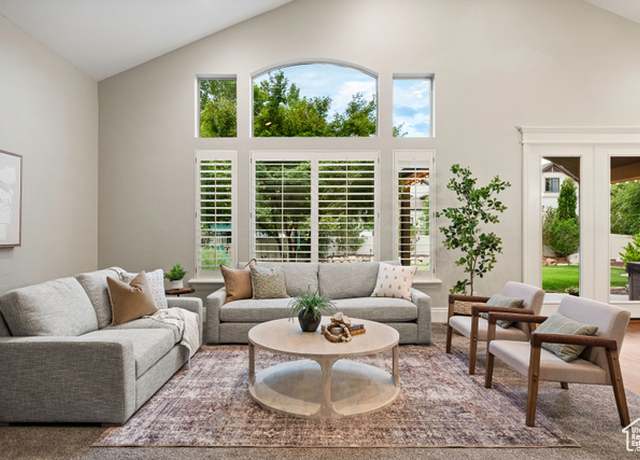 Property at 13075 S Summerharvest Dr E, Draper, UT 84020, 6 beds, 4.5 baths