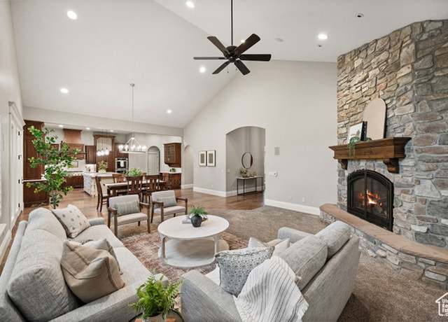Property at 13075 S Summerharvest Dr E, Draper, UT 84020, 6 beds, 4.5 baths