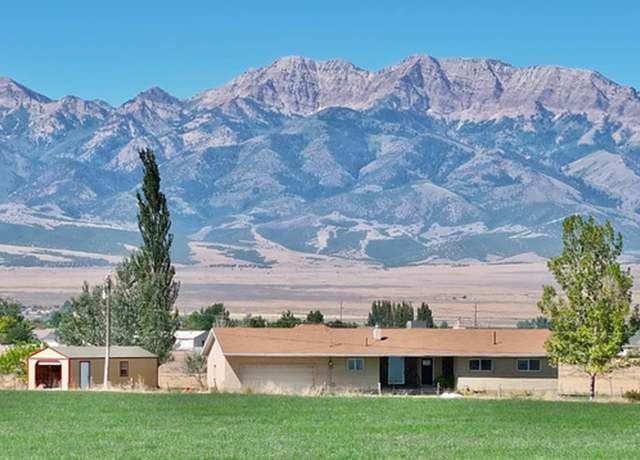 Property at 1050 E 100 S, Grantsville, UT 84029, 5 beds, 3 baths