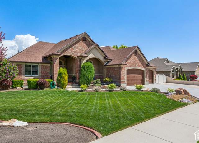 Property at 10921 S Renengade View Lane Ln W, South Jordan, UT 84095, 6 beds, 4.5 baths