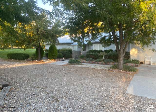 Property at 848 N 500 W, Malad City, ID 83252, 4 beds, 2 baths