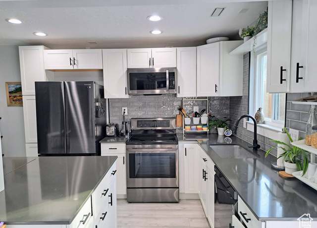 Property at 3224 S Buena Verde Ln, Magna, UT 84044, 3 beds, 1.5 baths