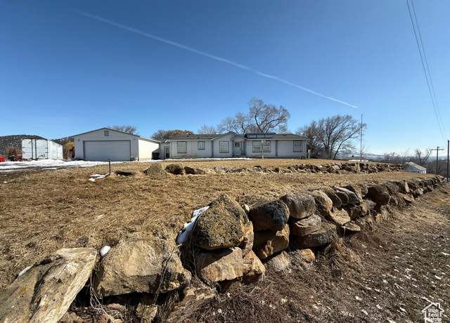 Property at 760 N 300 W, Malad City, ID 83252, 3 beds, 2.5 baths